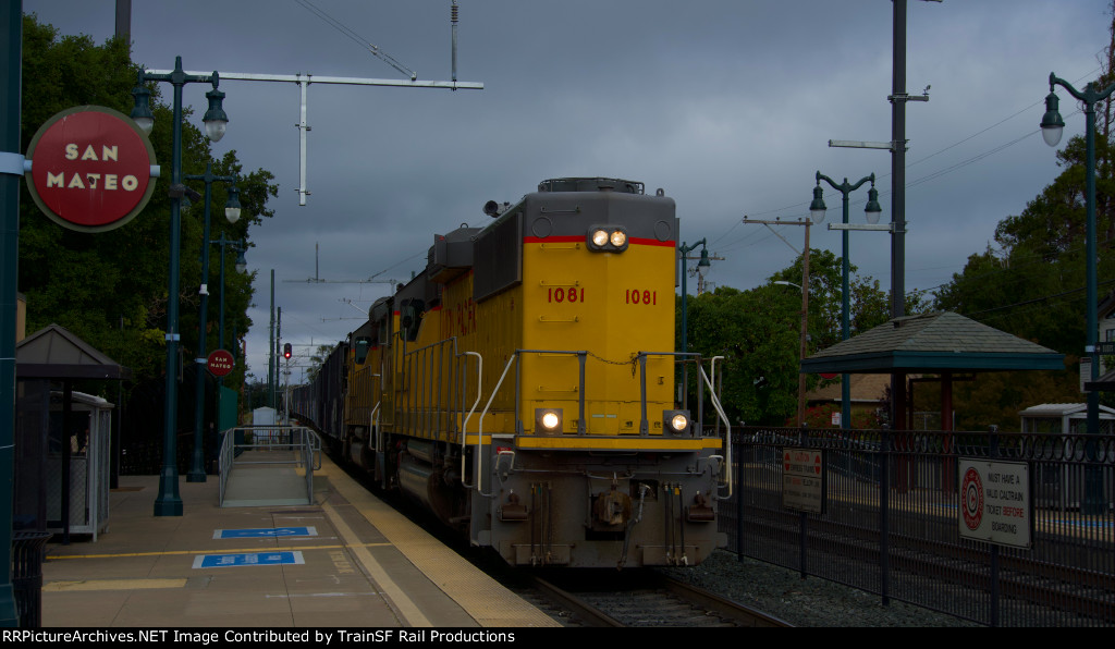 UP 1081 Leads the LSF51